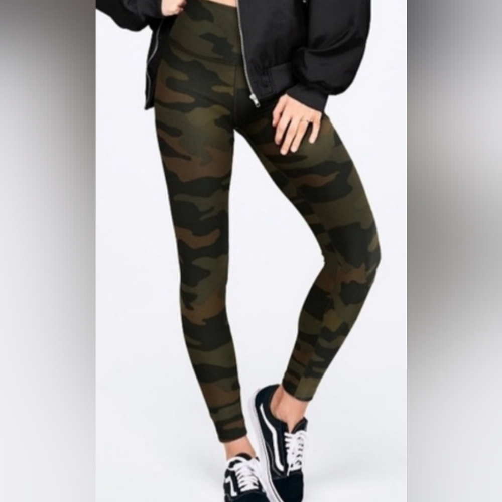 Camo Printed Leggings - Olive & Black Pink Victoria's Secret Ultimate Camo Tight
